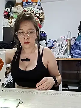 Isabella5 Brown  online show from November 8, 2025, 7:39 pm