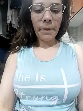 Snapshot of Isabella5_Brown_ chatting on September 20, 2025, 12:10 pm Isabella5 Brown  online show from September 20, 2025, 12:10 pm