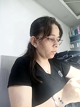 Snapshot of Isabella5_Brown_ chatting on October 4, 2025, 2:51 pm Isabella5 Brown  online show from October 4, 2025, 2:51 pm