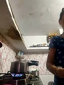 ISHANI-SINGH online show from May 15, 2026, 3:26 am