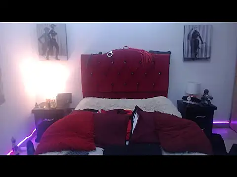 Snapshot of CharlotteBrooks chatting on April 21, 2026, 2:51 am CharlotteBrooks online show from April 21, 2026, 2:51 am