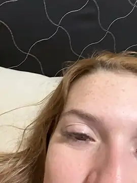 Snapshot of SafadaJS chatting on February 17, 2026, 6:22 am SafadaJS online show from February 17, 2026, 6:22 am