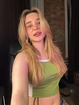 Chloe Ravens online show from October 14, 2025, 7:58 pm