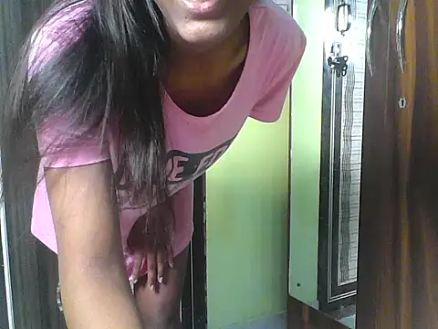 Snapshot of mickle_james chatting on October 12, 2025, 6:20 pm mickle james online show from October 12, 2025, 6:20 pm