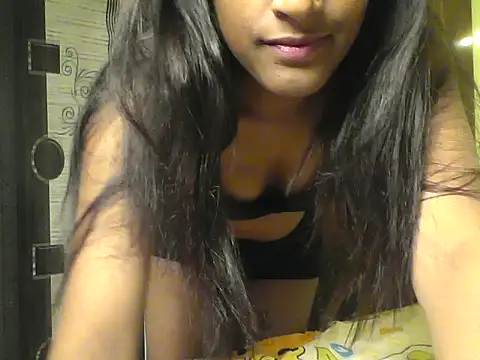 mickle james online show from December 4, 2025, 7:02 pm