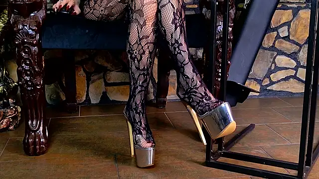 VanessaColby online show from October 12, 2025, 6:20 pm