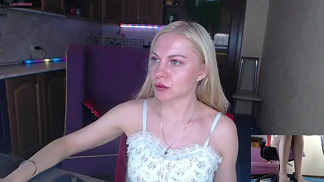 LiSinDoll online show from October 20, 2025, 6:59 am