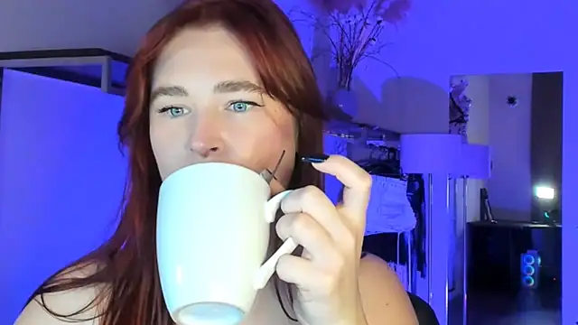 Snapshot of Meri_Cutte chatting on November 27, 2025, 1:44 pm Meri Cutte online show from November 27, 2025, 1:44 pm