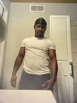 Snapshot of Moneyman5ive chatting on June 29, 2026, 5:01 pm Moneyman5ive online show from June 29, 2026, 5:01 pm