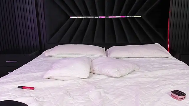 Snapshot of Bigsexxyass chatting on October 4, 2025, 7:54 am Bigsexxyass online show from October 4, 2025, 7:54 am