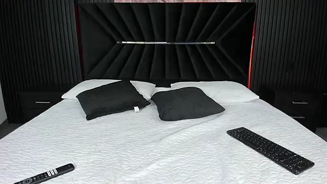 Snapshot of Bigsexxyass chatting on October 15, 2025, 8:11 am Bigsexxyass online show from October 15, 2025, 8:11 am