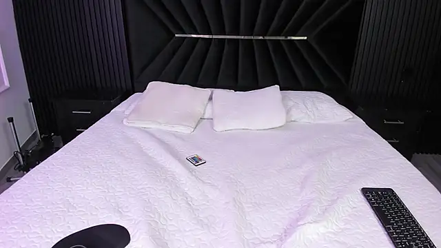 Snapshot of Bigsexxyass chatting on September 13, 2025, 11:10 am Bigsexxyass online show from September 13, 2025, 11:10 am