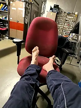 fergi1999 online show from January 8, 2026, 9:37 am