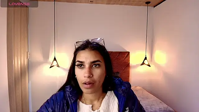 Lia Blake  online show from June 18, 2026, 7:41 pm