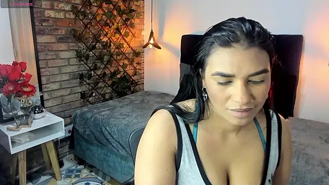 Lia Blake  online show from March 19, 2026, 12:05 pm