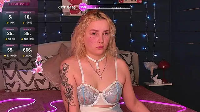 Snapshot of Crystal_Jull chatting on April 14, 2026, 2:16 am Crystal Jull online show from April 14, 2026, 2:16 am