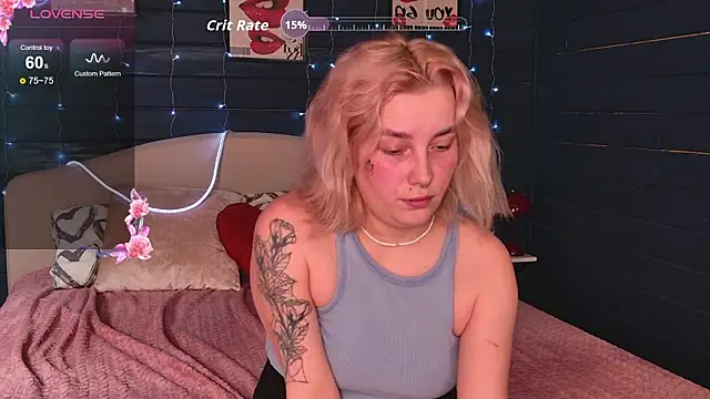 Snapshot of Crystal_Jull chatting on March 22, 2026, 3:43 am Crystal Jull online show from March 22, 2026, 3:43 am