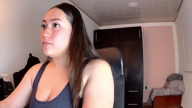 Snapshot of Violet_moon24 chatting on October 6, 2025, 11:00 am Violet moon24 online show from October 6, 2025, 11:00 am