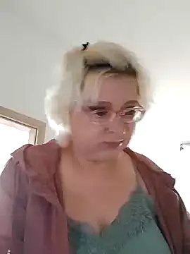 VikaKing online show from October 16, 2025, 9:39 am