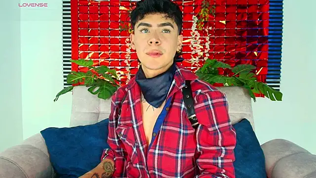 CamiiGuzmanX online show from February 12, 2026, 8:19 pm