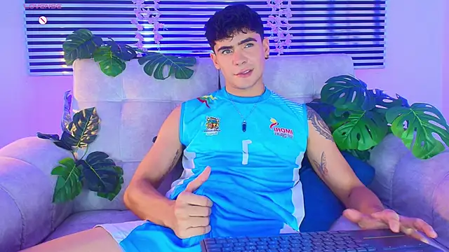 CamiiGuzmanX online show from May 30, 2026, 11:21 pm