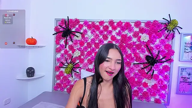 hannah miller 1 online show from October 9, 2025, 11:44 am