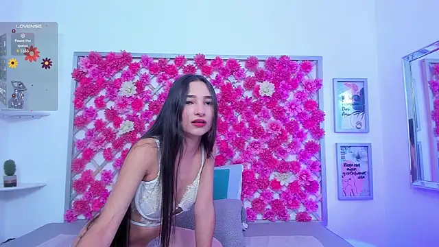 Snapshot of hannah_miller_1 chatting on December 3, 2025, 11:53 am hannah miller 1 online show from December 3, 2025, 11:53 am