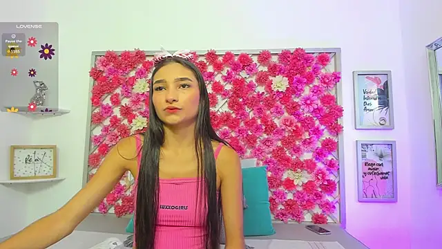 hannah miller 1 online show from October 3, 2025, 11:23 am