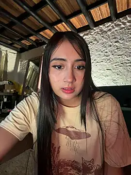 kaori 77 online show from April 27, 2026, 4:54 am