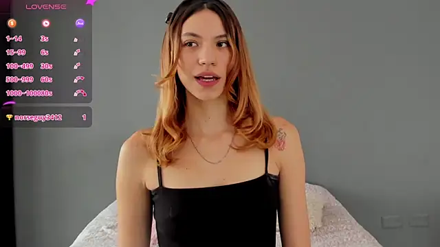 Snapshot of AntonellaaRossii chatting on October 27, 2025, 3:02 pm AntonellaaRossii online show from October 27, 2025, 3:02 pm