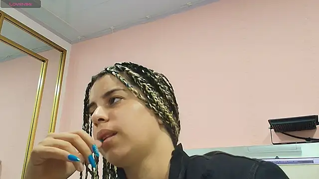 gisell gomez online show from November 28, 2025, 12:27 pm