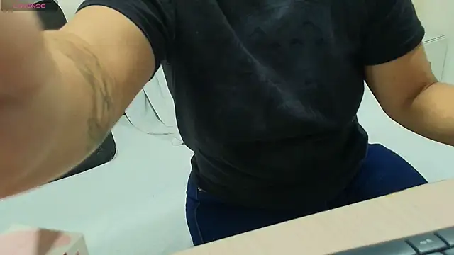 gisell gomez online show from October 5, 2025, 12:07 pm