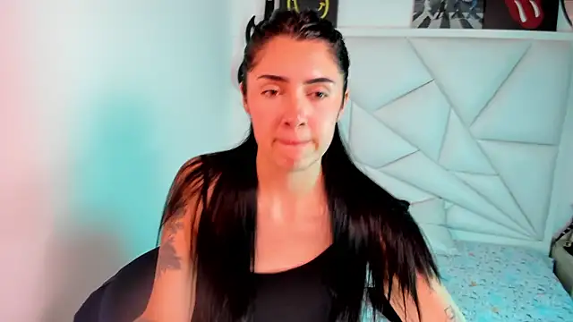 Carla Bonnet online show from February 11, 2026, 8:52 pm