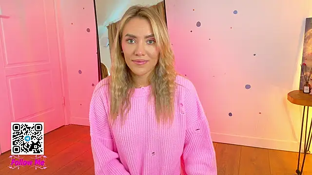 Snapshot of HoneyJohansson chatting on September 22, 2025, 3:29 pm HoneyJohansson online show from September 22, 2025, 3:29 pm