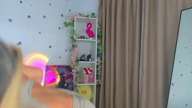 Snapshot of HoneyJohansson chatting on October 7, 2025, 4:52 pm HoneyJohansson online show from October 7, 2025, 4:52 pm