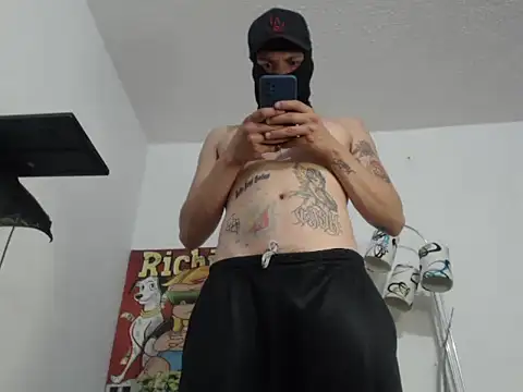 Thomasjons  online show from November 11, 2025, 2:28 am