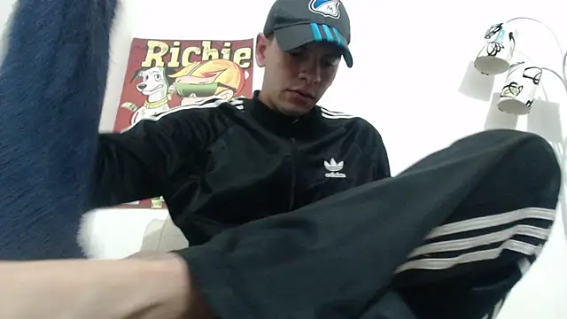 Thomasjons  online show from December 3, 2025, 10:09 pm