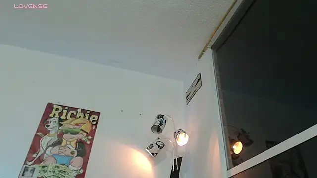 Thomasjons  online show from April 10, 2026, 4:08 am