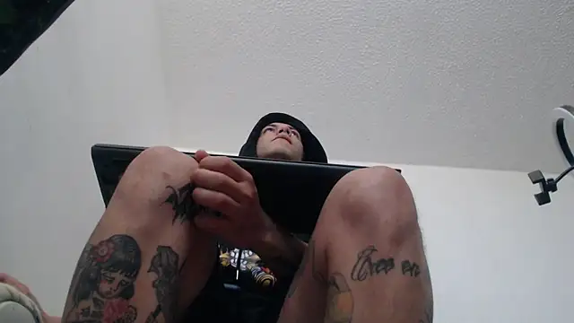 Snapshot of Thomasjons_ chatting on January 16, 2026, 5:39 pm Thomasjons online show from January 16, 2026, 5:39 pm