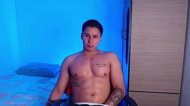 Snapshot of valentinosex1 chatting on September 20, 2025, 6:24 pm valentinosex1 online show from September 20, 2025, 6:24 pm
