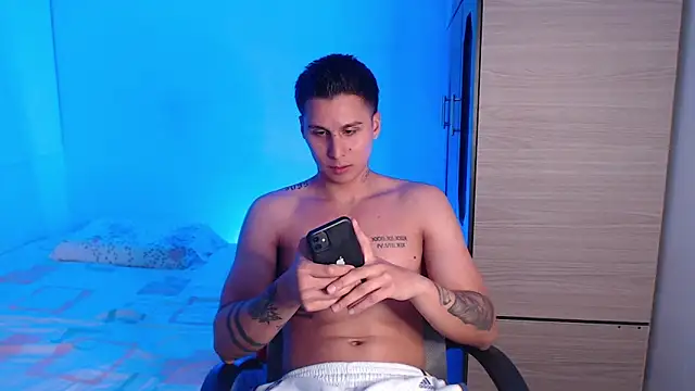 Snapshot of valentinosex1 chatting on October 3, 2025, 11:28 pm valentinosex1 online show from October 3, 2025, 11:28 pm