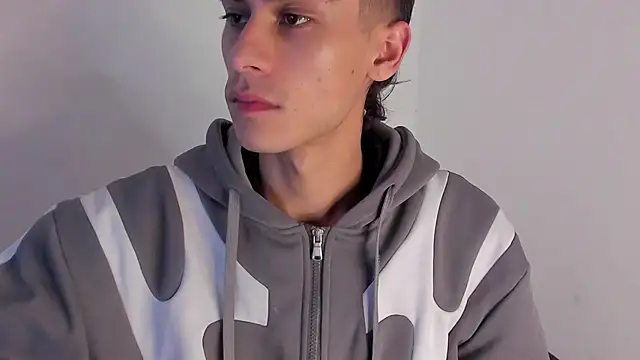 Snapshot of axel_davis_ chatting on February 20, 2026, 1:24 am axel davis online show from February 20, 2026, 1:24 am