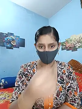 Cute Faria online show from May 12, 2026, 1:28 pm