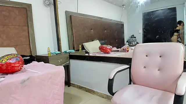 Snapshot of Mia_Lian_ chatting on September 8, 2025, 11:04 pm Mia Lian online show from September 8, 2025, 11:04 pm