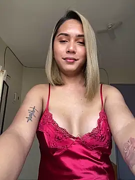 Snapshot of IvoryKath chatting on November 6, 2025, 3:32 am IvoryKath online show from November 6, 2025, 3:32 am