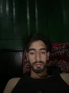 lyath3245 online show from April 16, 2026, 9:50 pm