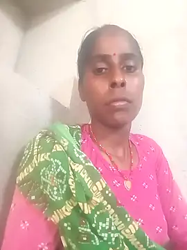 Snapshot of Hot_bhabi01 chatting on September 21, 2025, 7:02 am Hot bhabi01 online show from September 21, 2025, 7:02 am