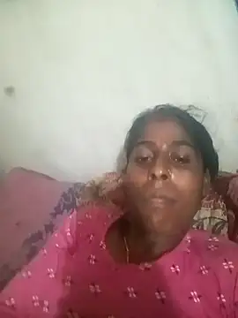 Snapshot of Hot_bhabi01 chatting on September 24, 2025, 9:32 pm Hot bhabi01 online show from September 24, 2025, 9:32 pm