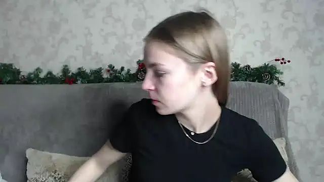 Snapshot of HitGyrl chatting on February 19, 2026, 1:13 am HitGyrl online show from February 19, 2026, 1:13 am