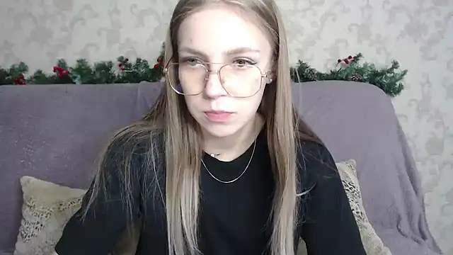 Snapshot of HitGyrl chatting on January 14, 2026, 8:07 am HitGyrl online show from January 14, 2026, 8:07 am